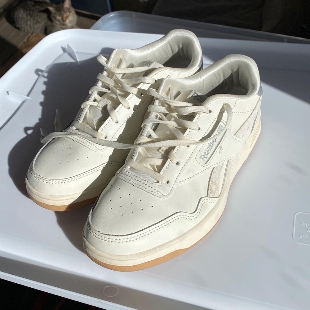 Women’s Reebok Memory Foam Sneakers Size 8